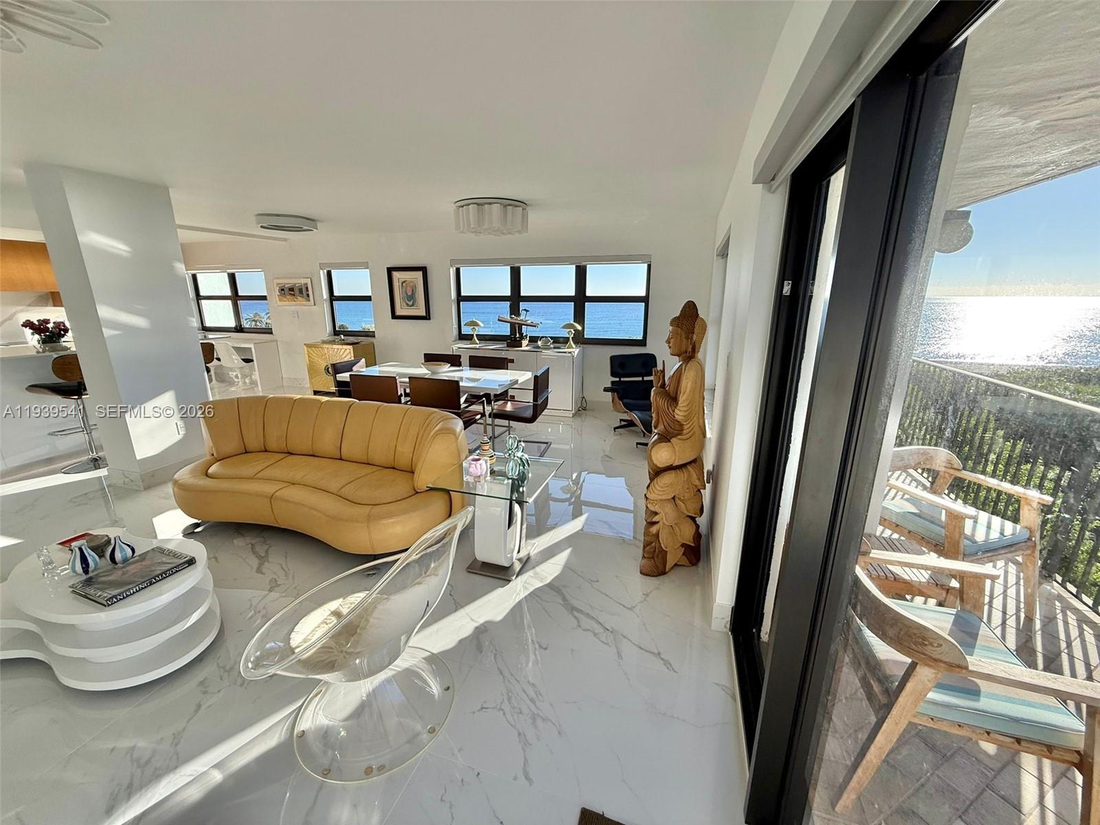 SUMMIT CONDO - Residential