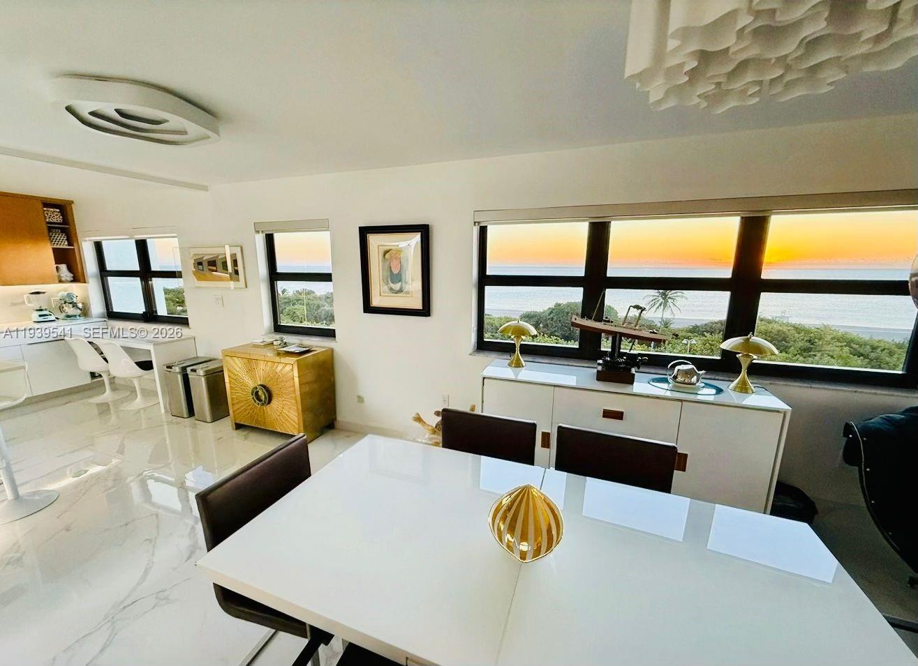 SUMMIT CONDO - Residential