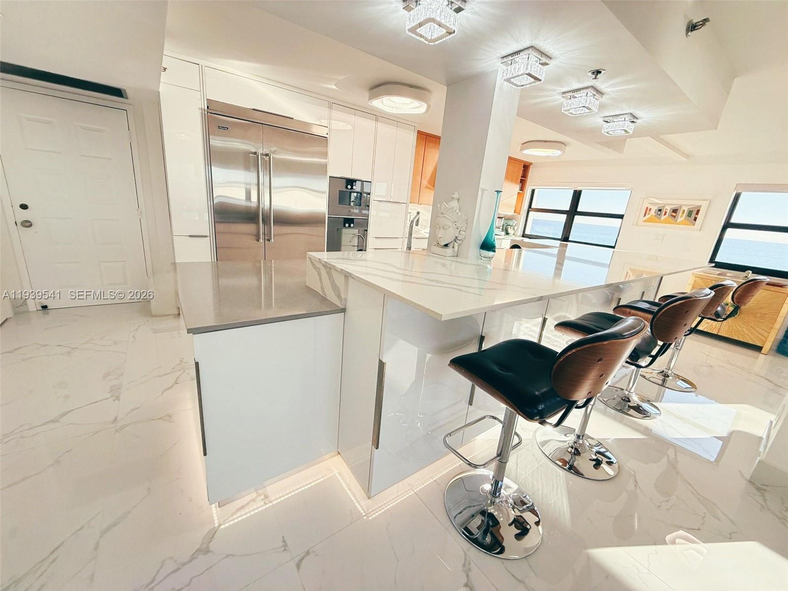 SUMMIT CONDO - Residential