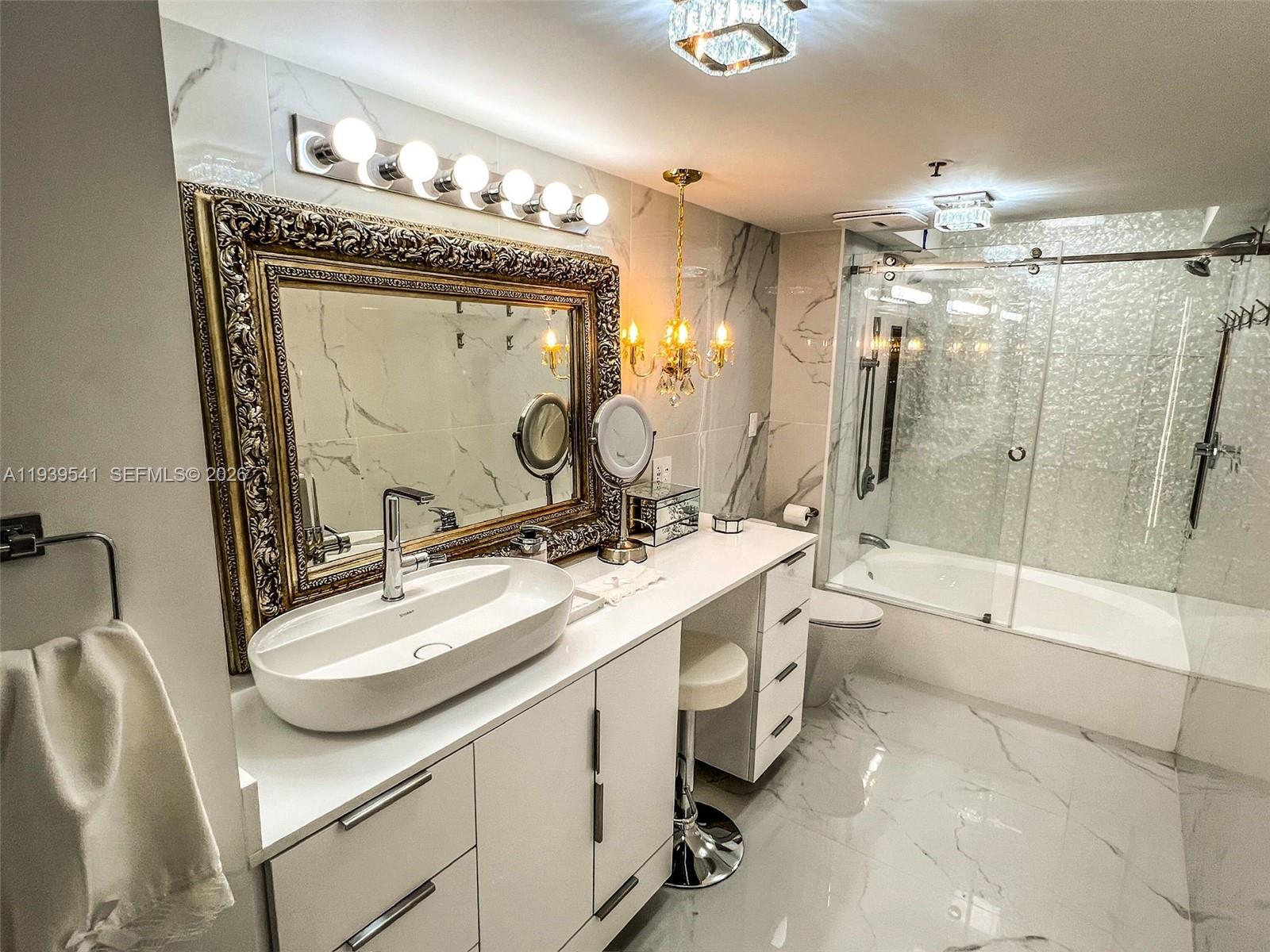 SUMMIT CONDO - Residential