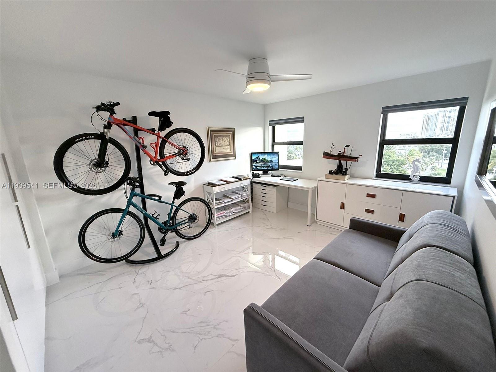 SUMMIT CONDO - Residential