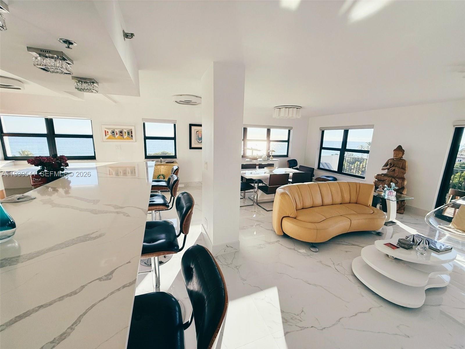 SUMMIT CONDO - Residential