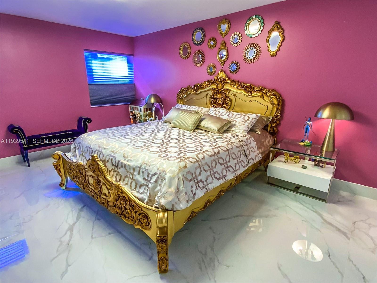 SUMMIT CONDO - Residential