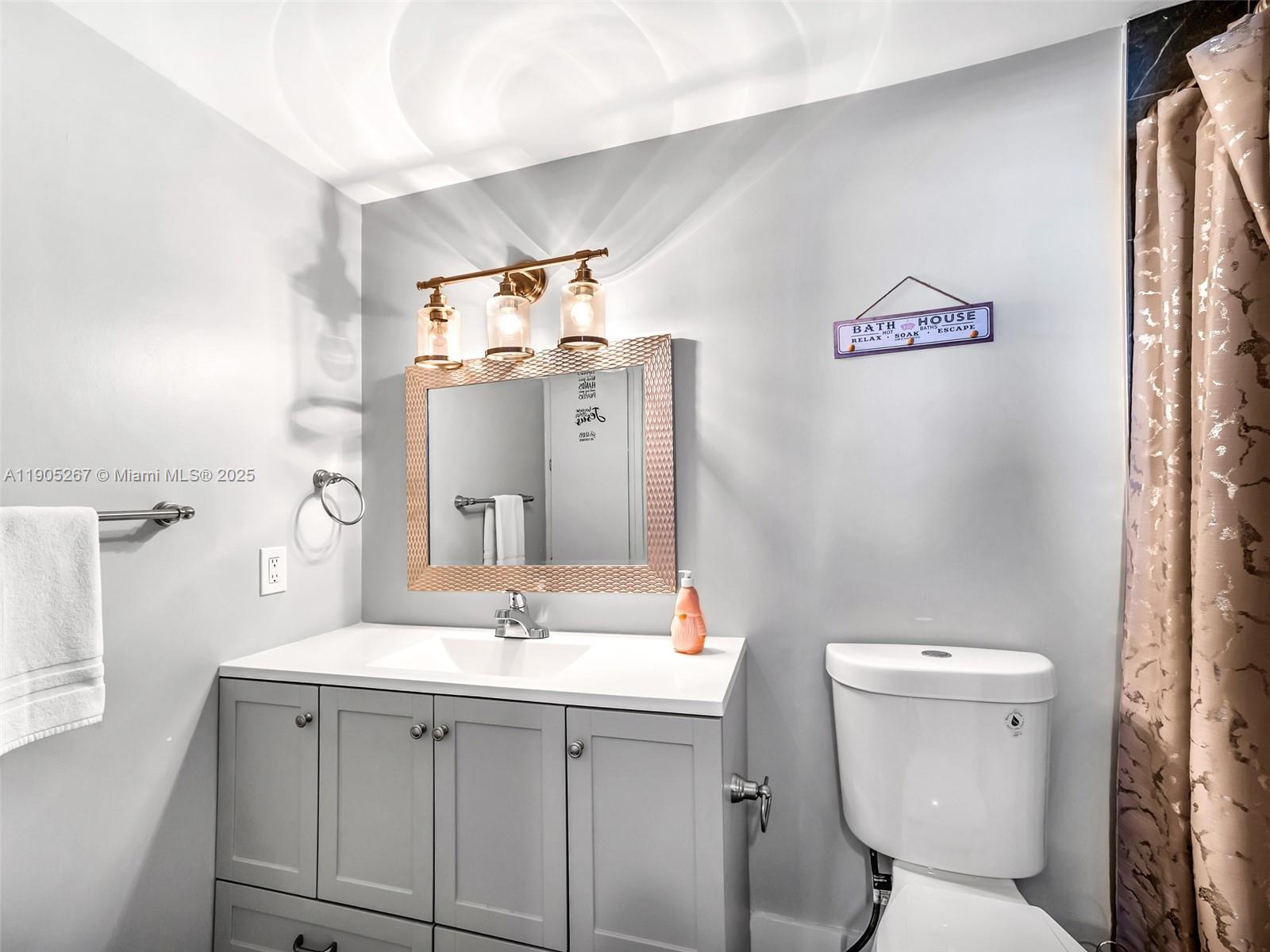 HILLCREST EAST NO 25 COND - Residential