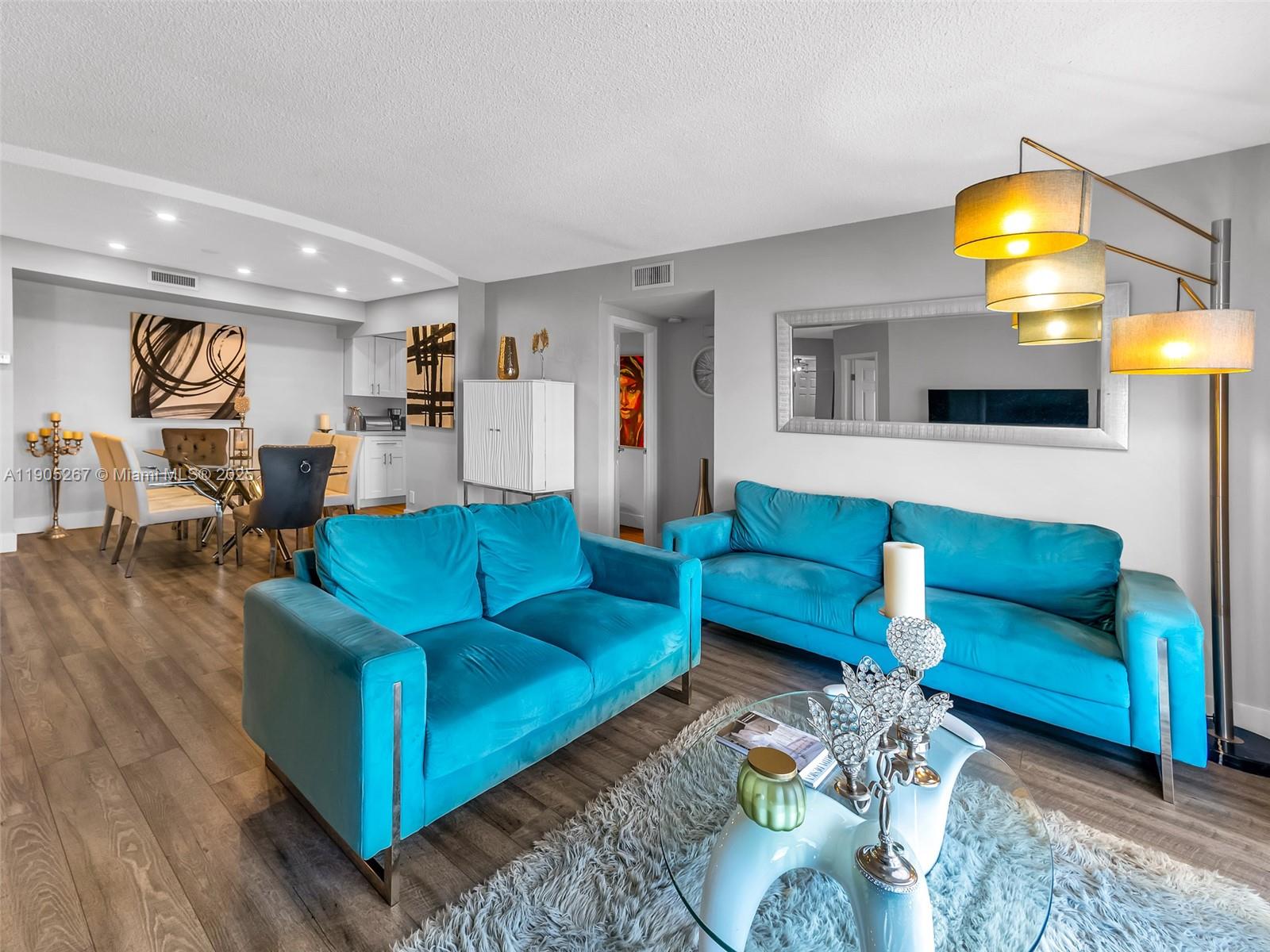 HILLCREST EAST NO 25 COND - Residential