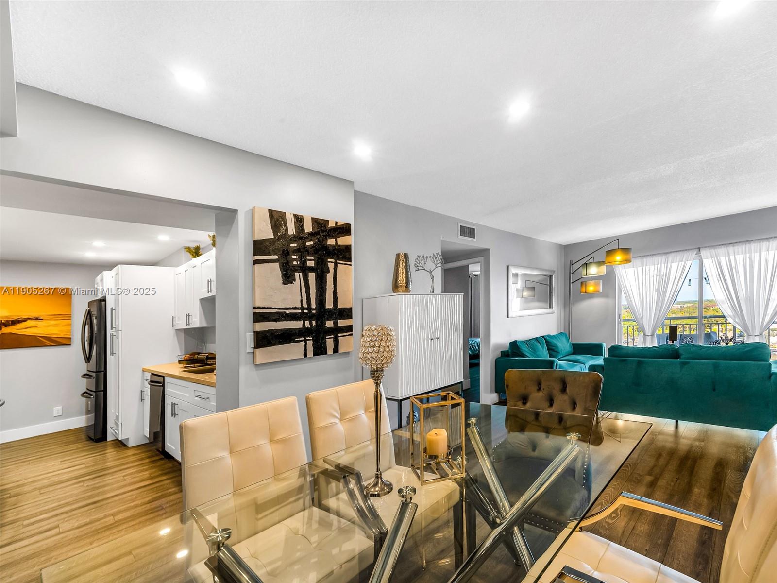 HILLCREST EAST NO 25 COND - Residential