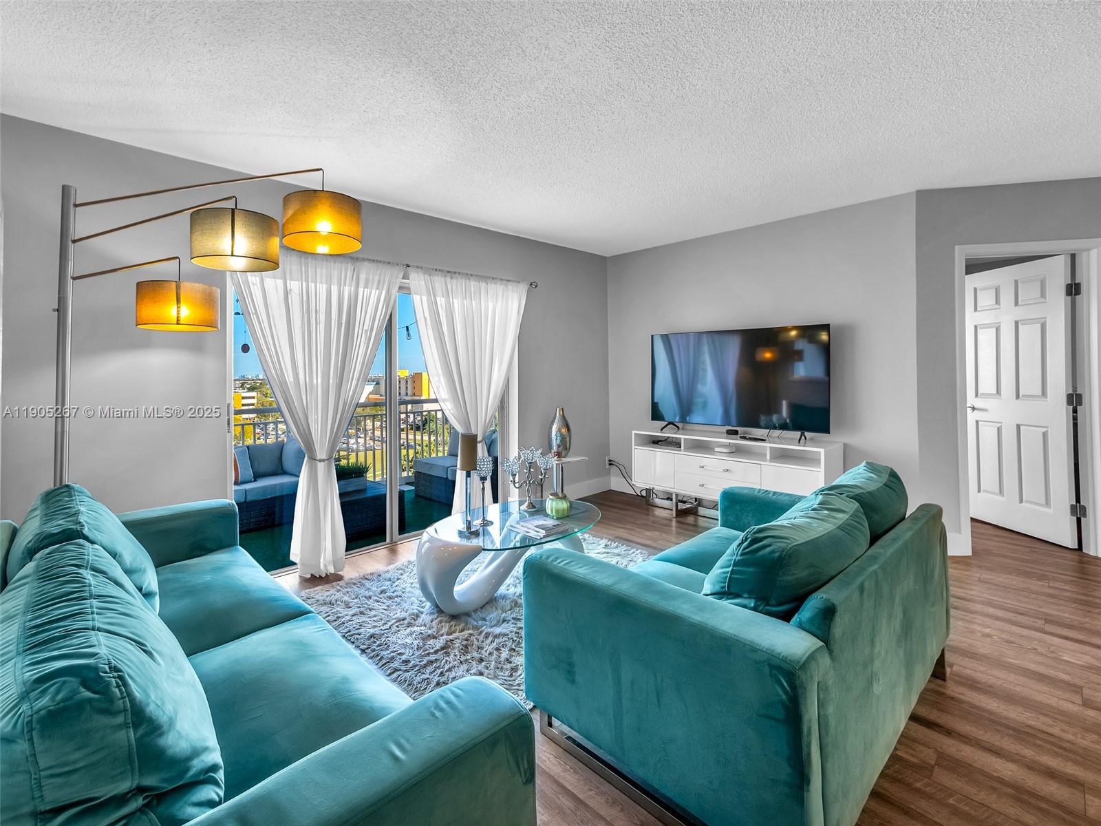 HILLCREST EAST NO 25 COND - Residential