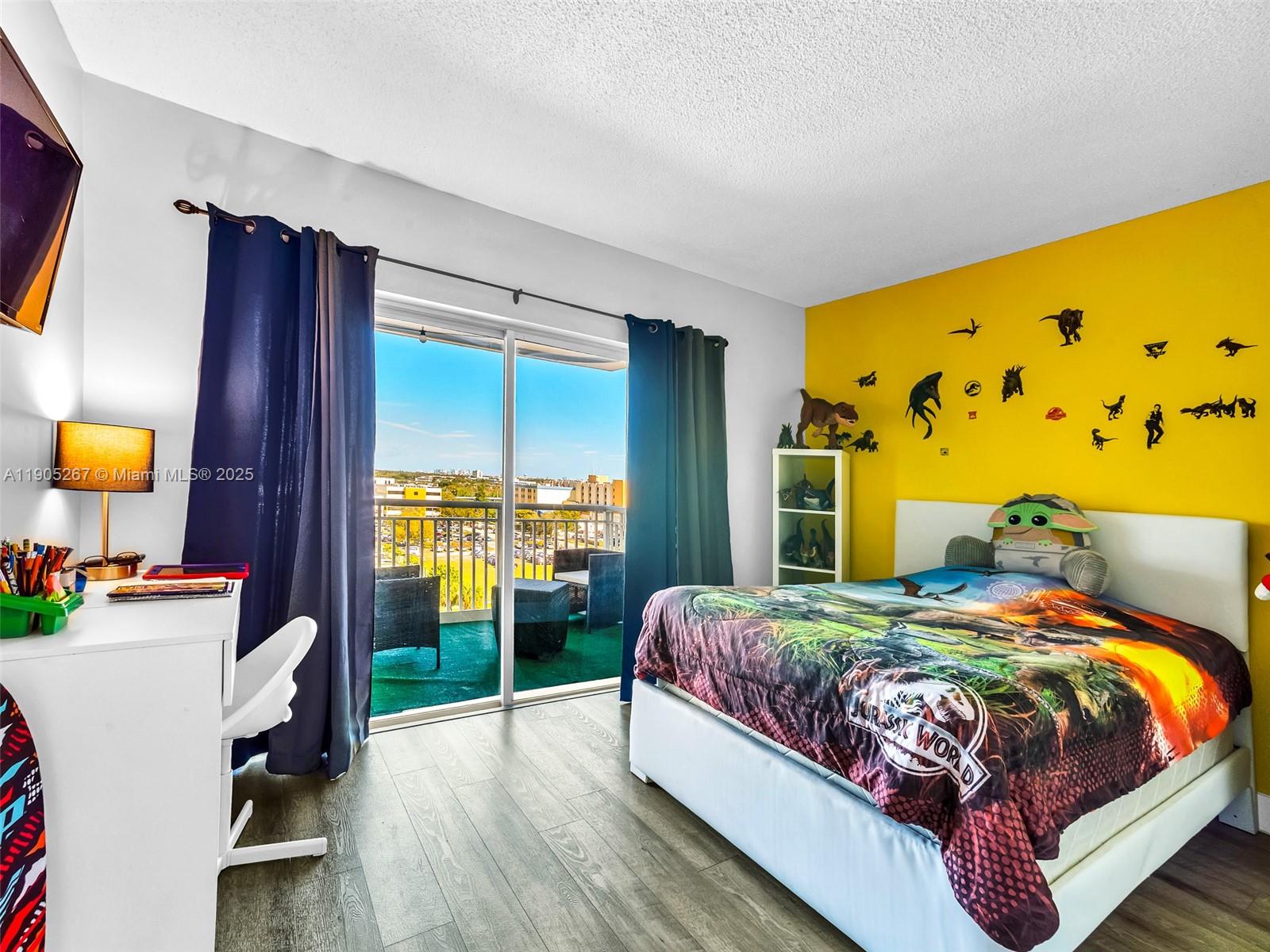 HILLCREST EAST NO 25 COND - Residential