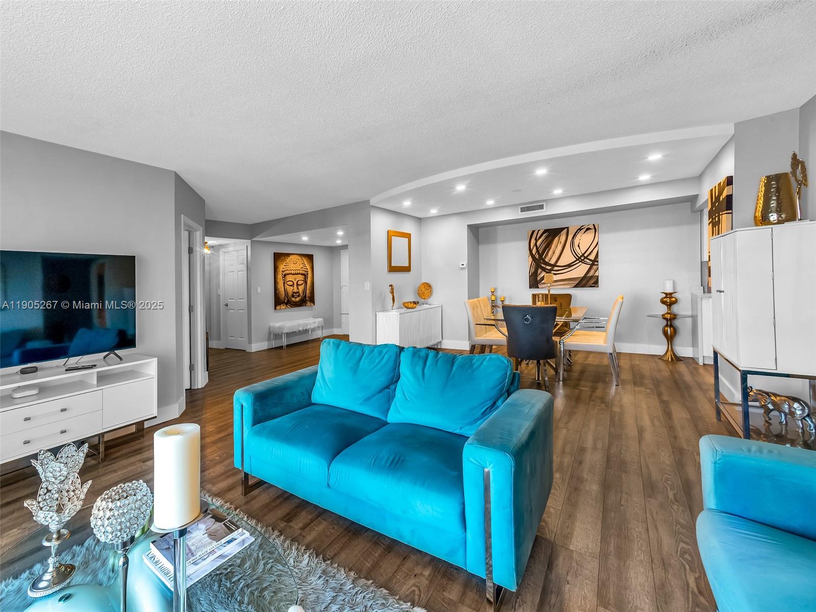 HILLCREST EAST NO 25 COND - Residential