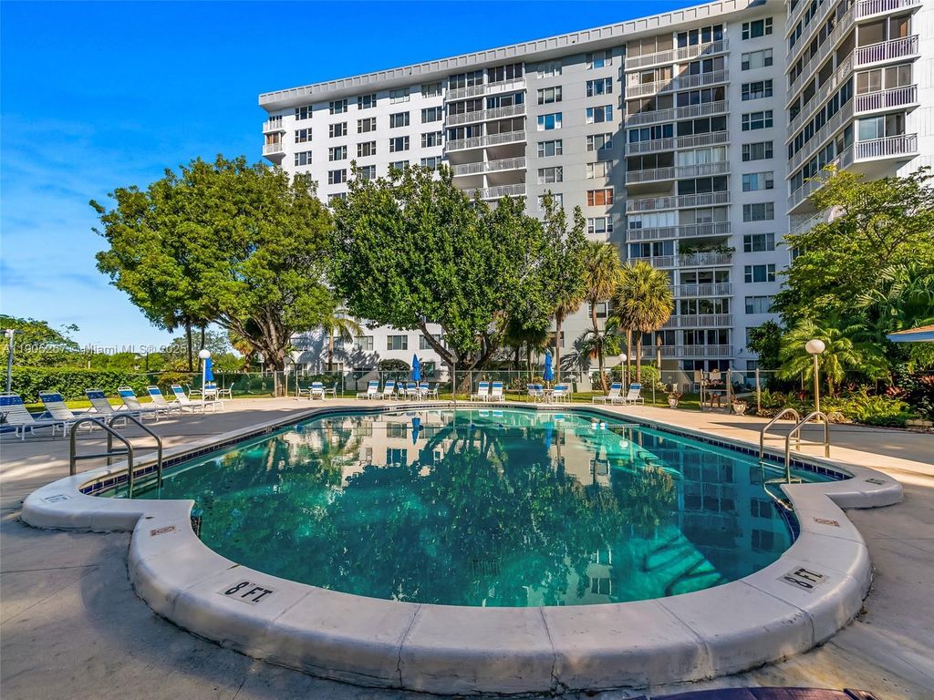 Photo of 3800 Hillcrest Dr #907, Hollywood, FL 33021 (MLS # A11905267)