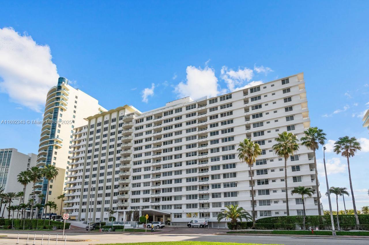 Property for Sale at 5005 Collins Ave 615, Miami Beach, Miami-Dade County, Florida - Bedrooms: 2 
Bathrooms: 2  - $559,000