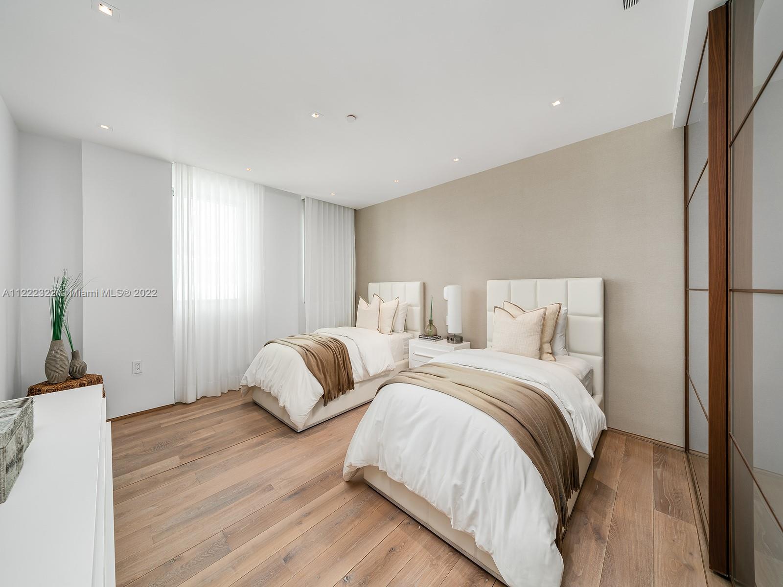 OCEAN HOUSE CONDO - Residential