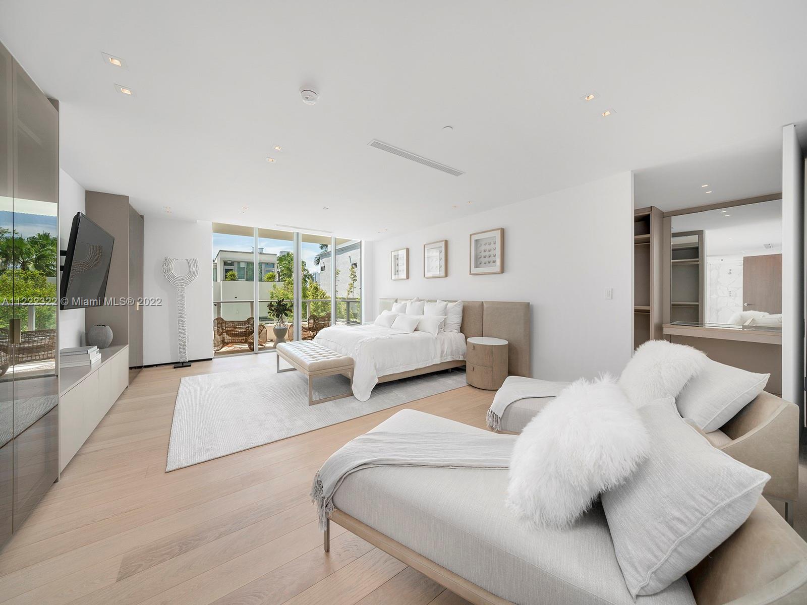 OCEAN HOUSE CONDO - Residential