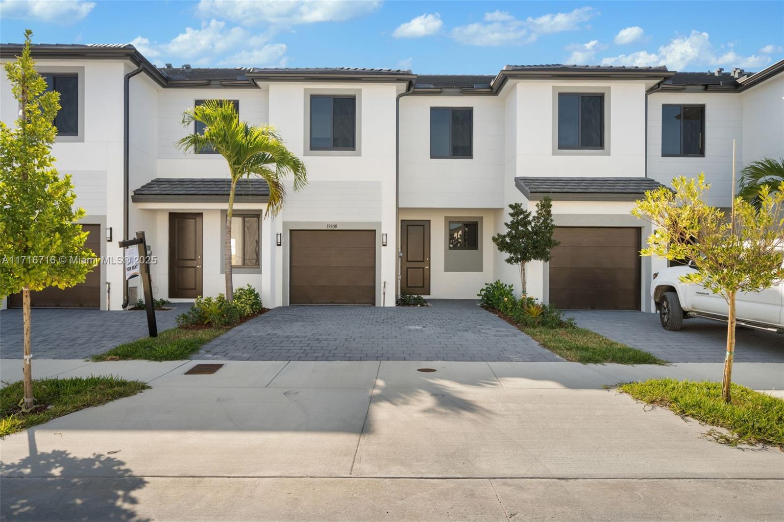 19108 Sw 345th Ter 19108, Homestead, Miami-Dade County, Florida - 3 Bedrooms  
3 Bathrooms - 