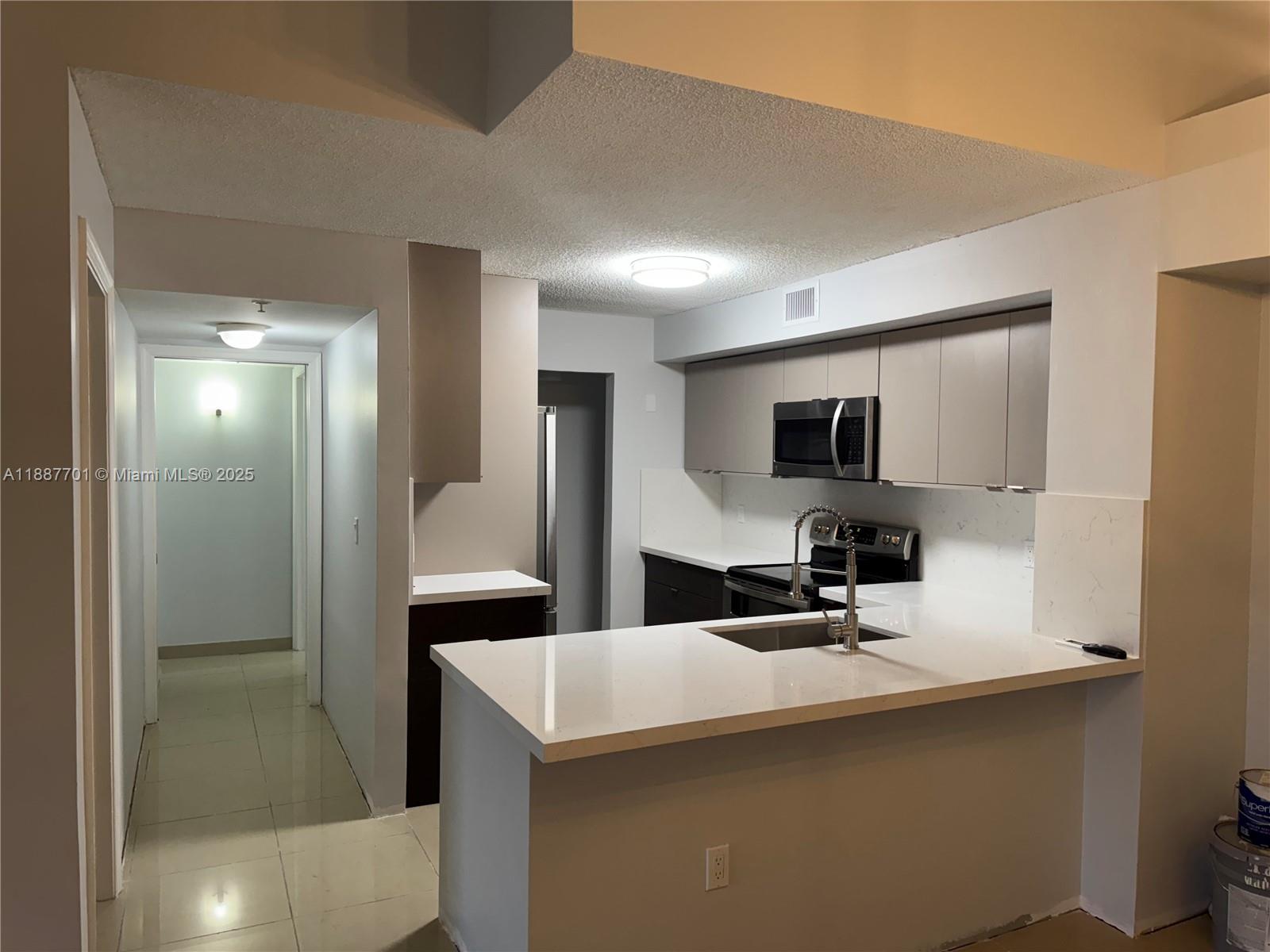 Beautiful updated 3/2 condo in Miramar centrally located close to highways, restaurants and shopping.
