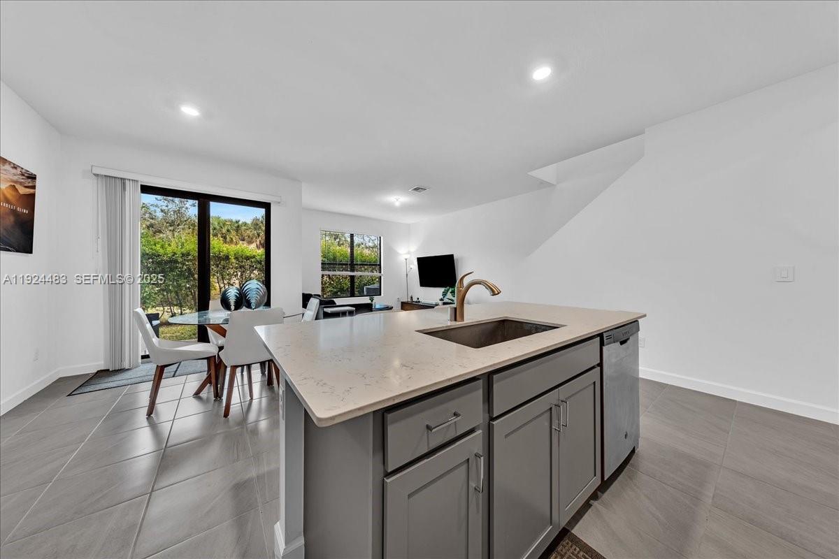 MEDITERRANEA - Residential Lease