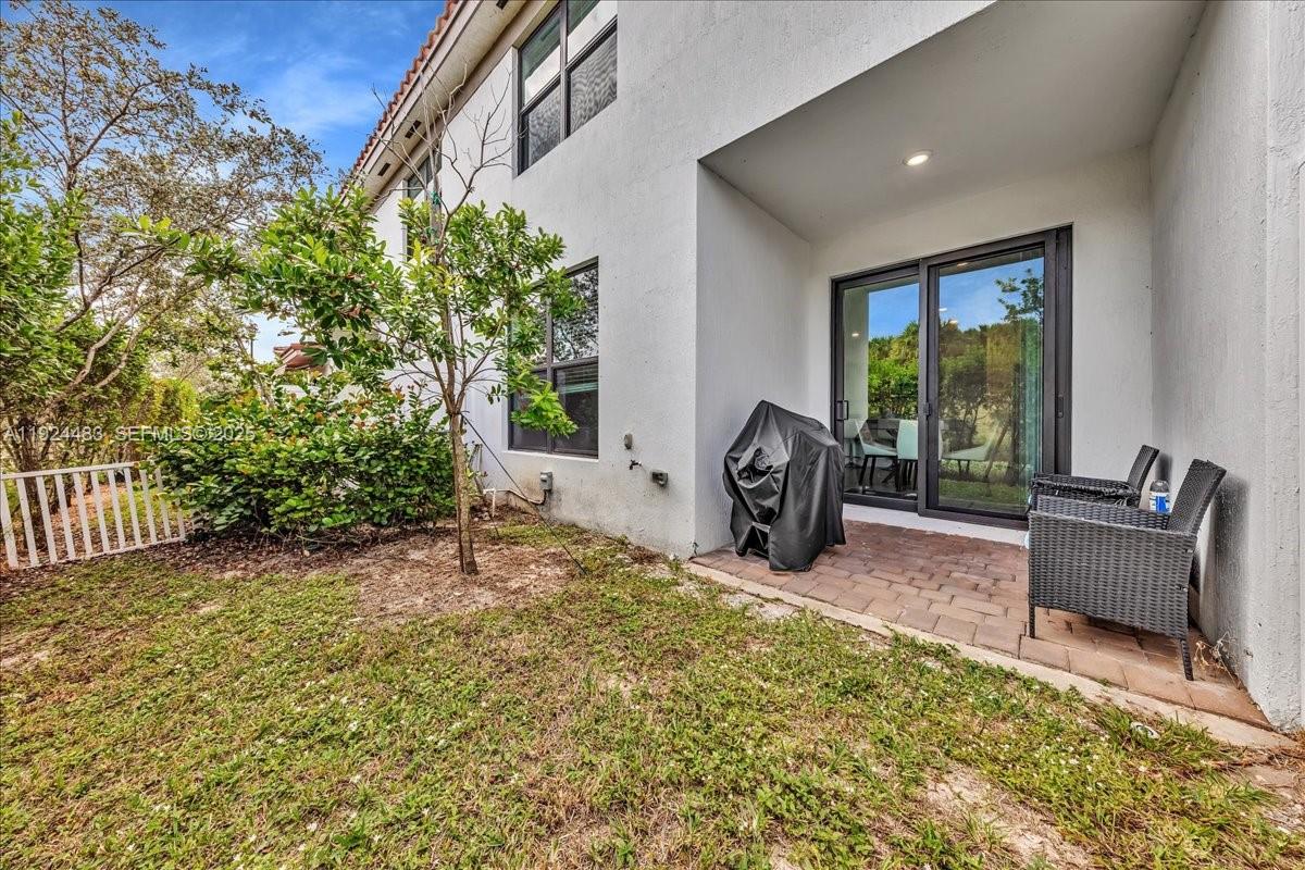 MEDITERRANEA - Residential Lease