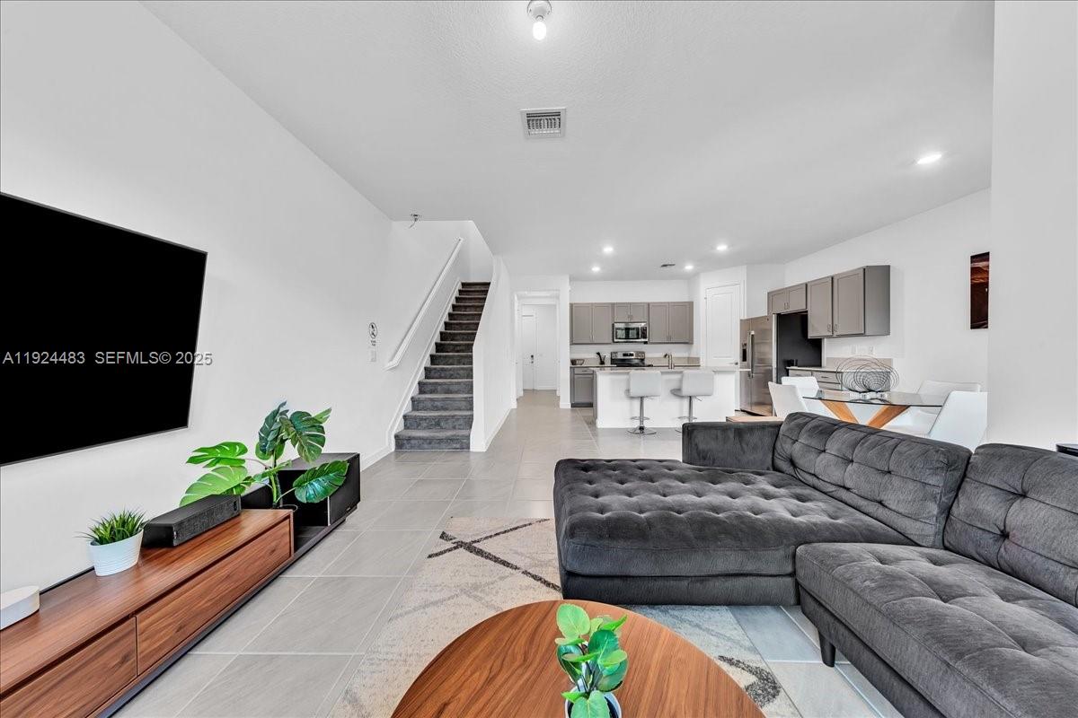 MEDITERRANEA - Residential Lease