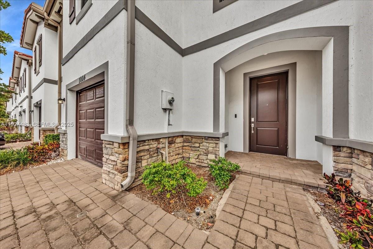 MEDITERRANEA - Residential Lease