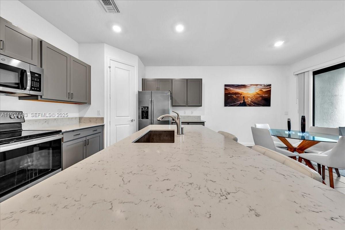 MEDITERRANEA - Residential Lease