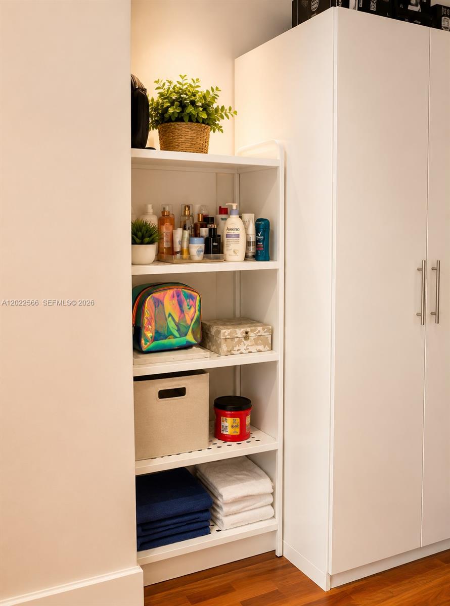 900 MERIDIAN CONDO - Residential