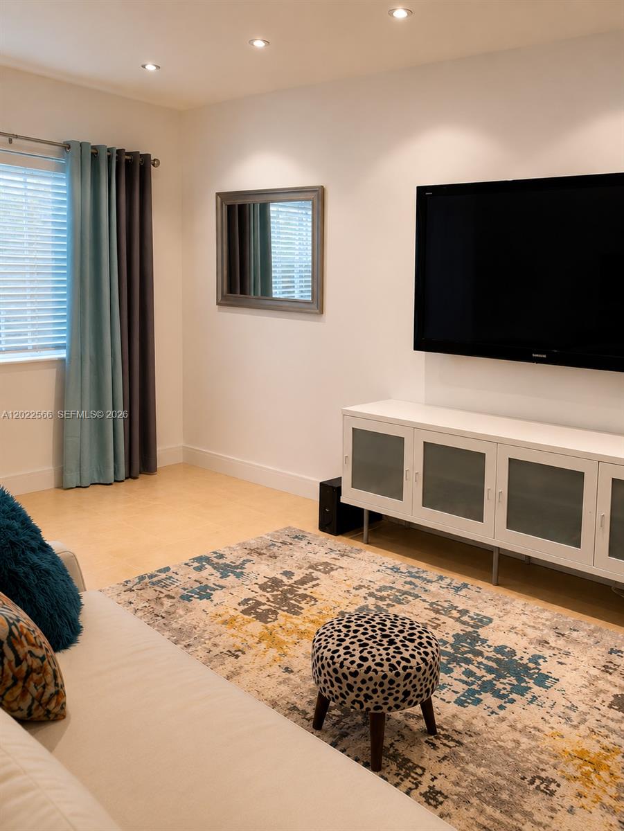 900 MERIDIAN CONDO - Residential