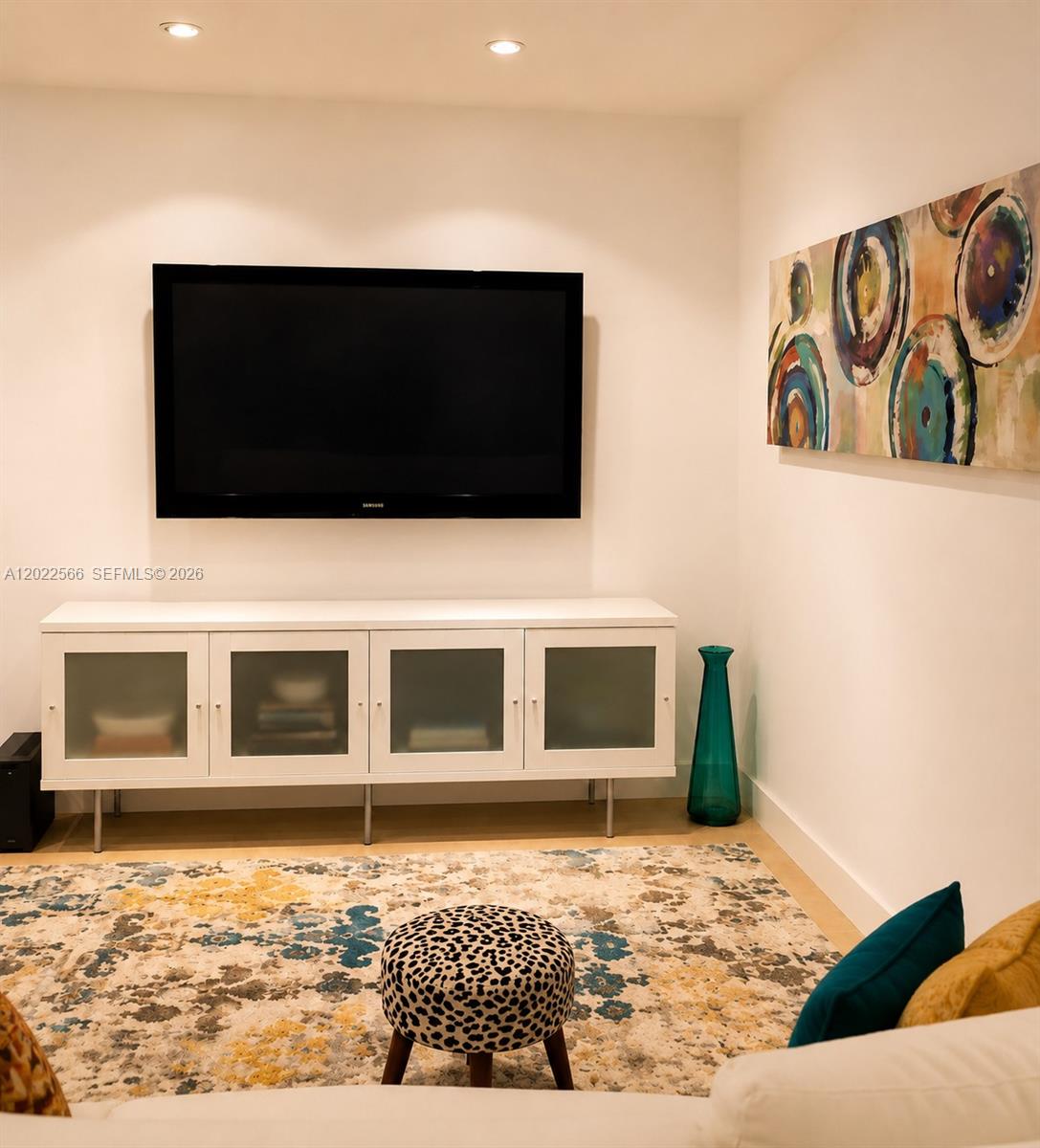 900 MERIDIAN CONDO - Residential