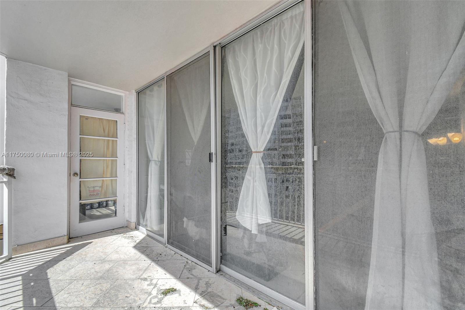 DEL PRADO - Residential