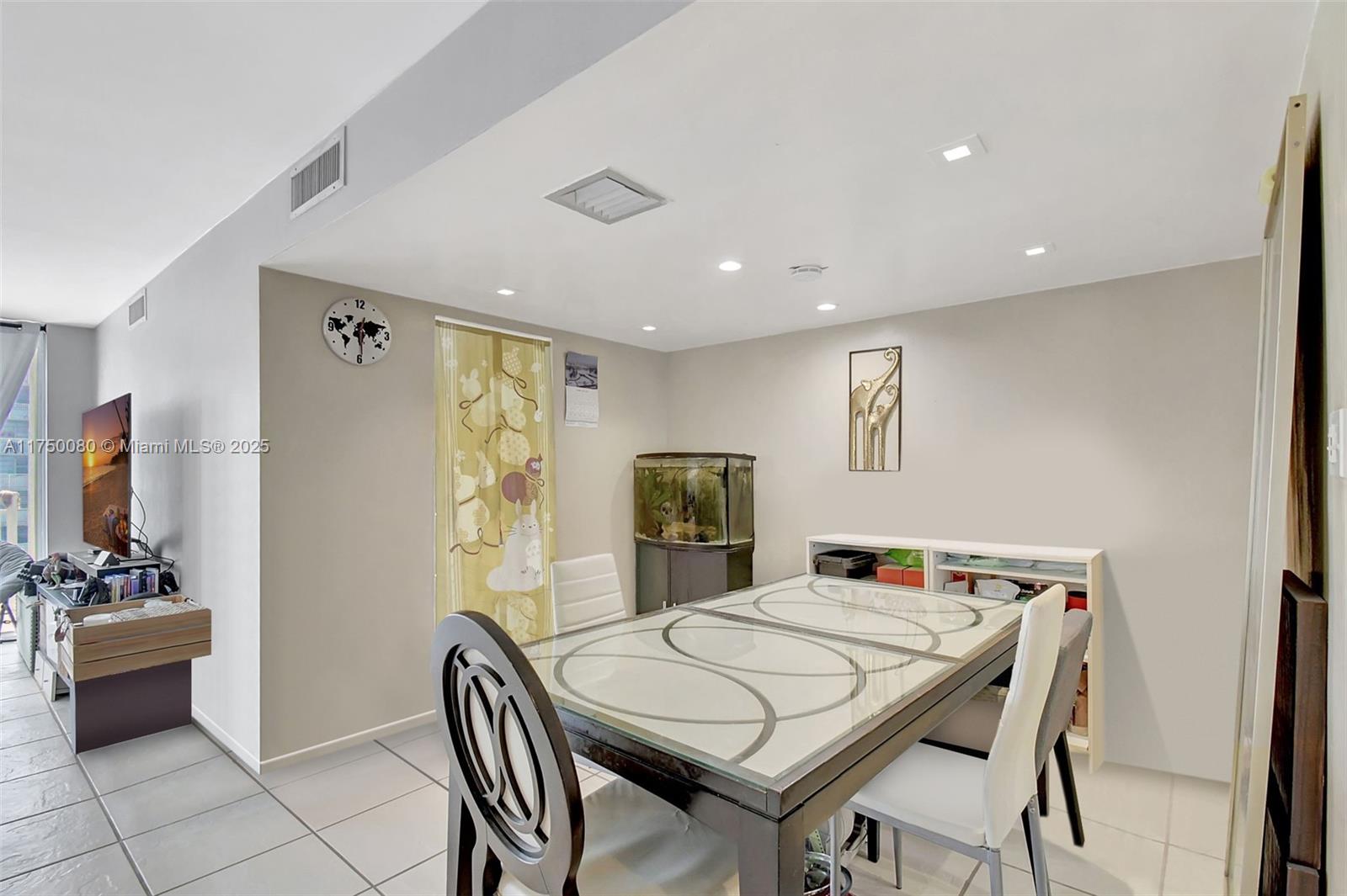DEL PRADO - Residential