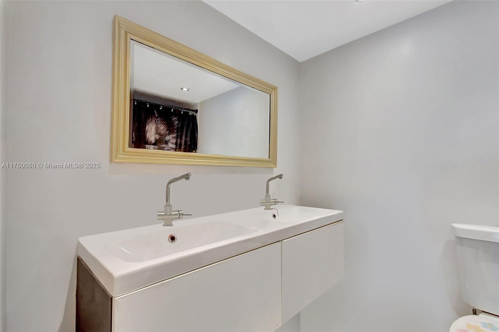 DEL PRADO - Residential