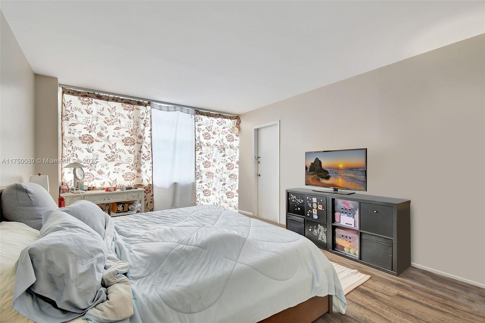 DEL PRADO - Residential