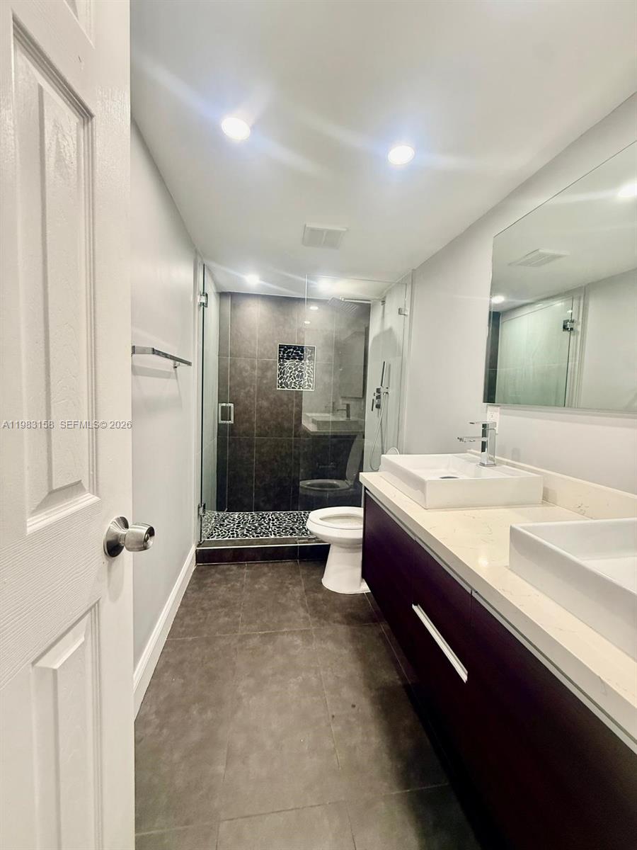 VILLAS DEL SOL CONDO - Residential Lease