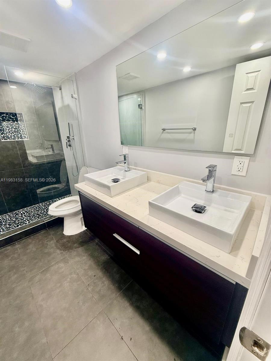 VILLAS DEL SOL CONDO - Residential Lease