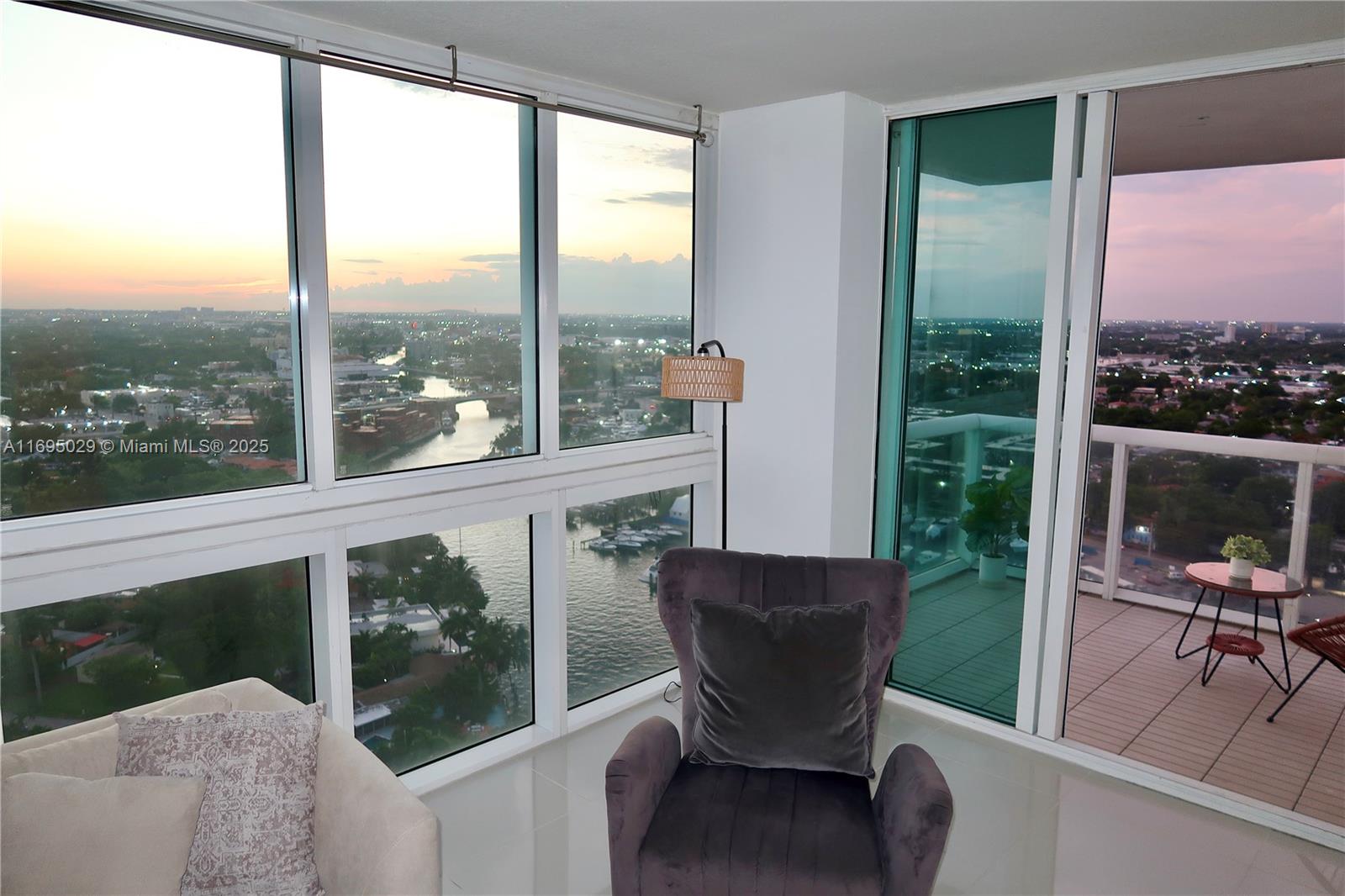 TERRAZAS RIVERPARK VILLAG - Residential