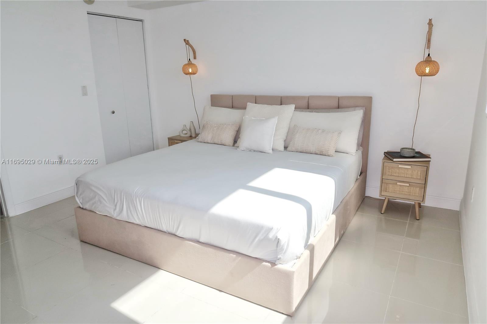 TERRAZAS RIVERPARK VILLAG - Residential