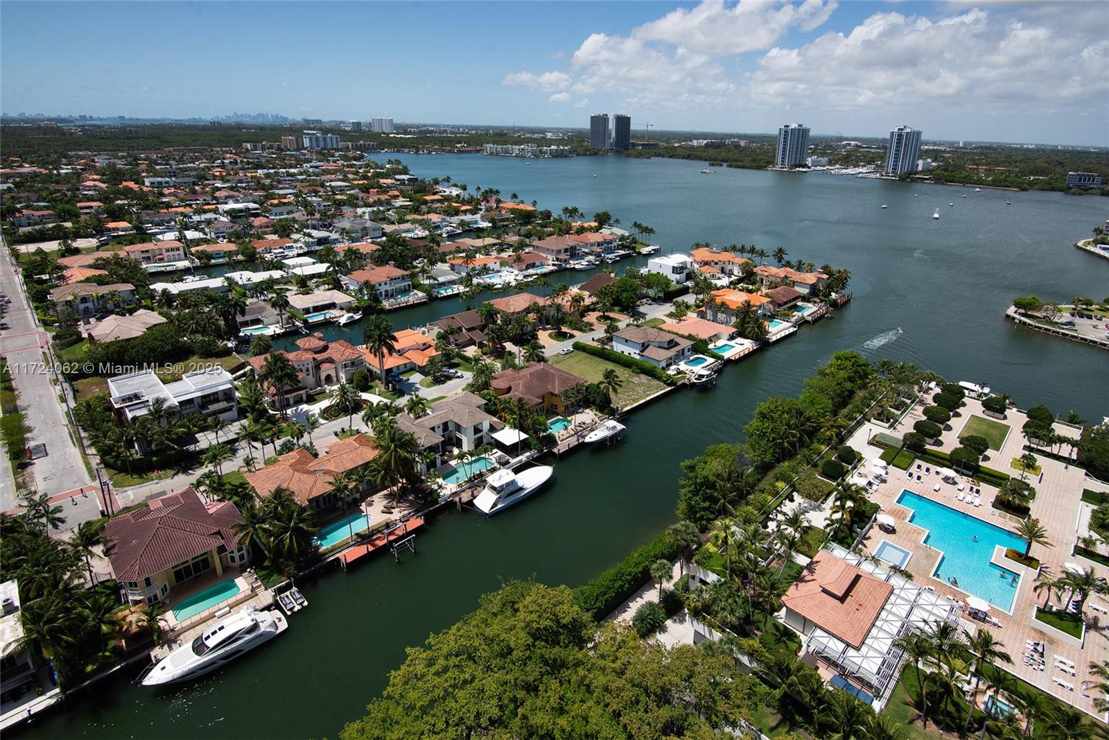 2000 Island Blvd 2507