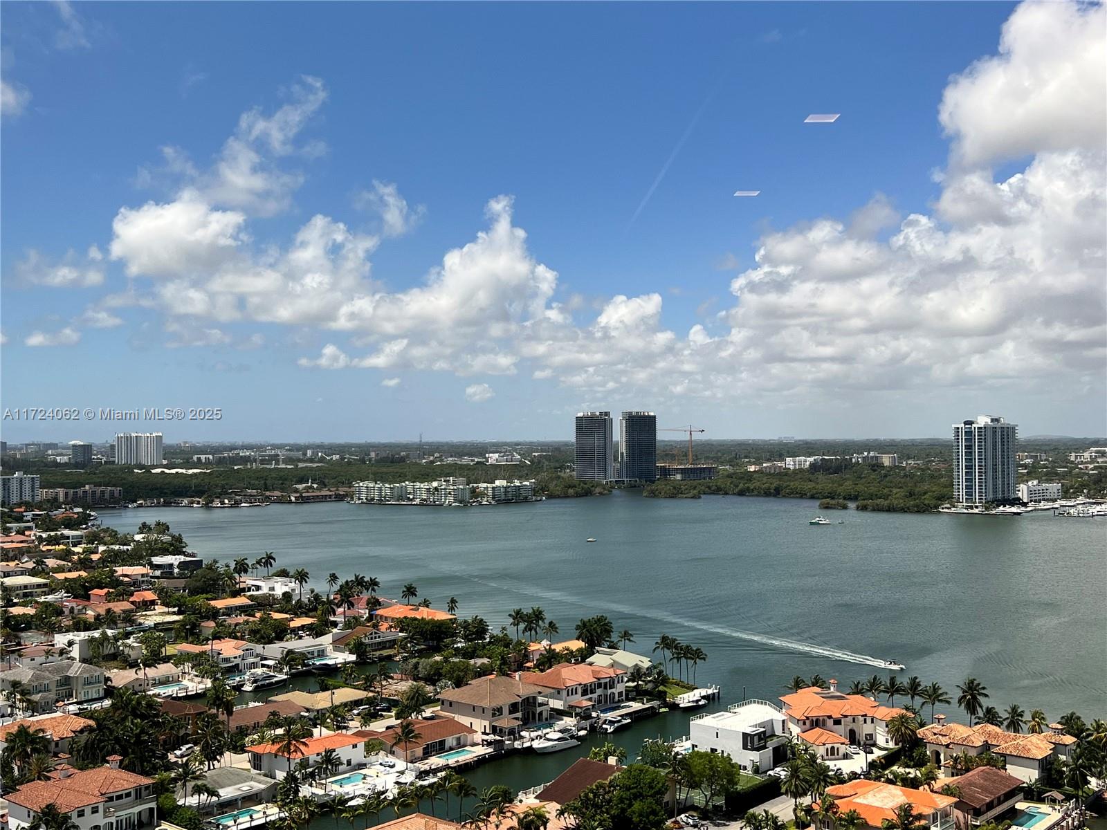 2000 Island Blvd 2507