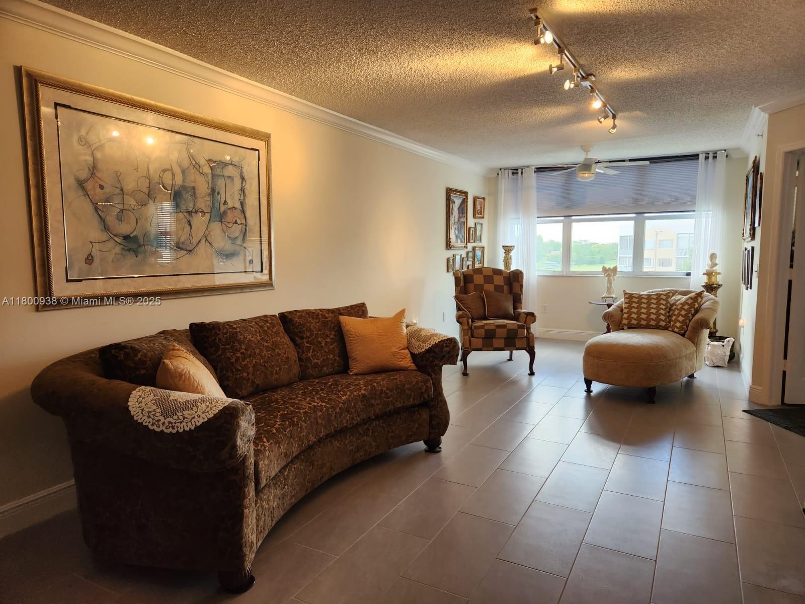 2455 N Nob Hill Rd 404