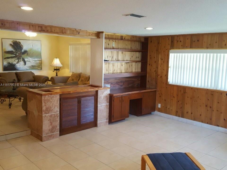 BUBB H PROPERTIES - Residential Lease