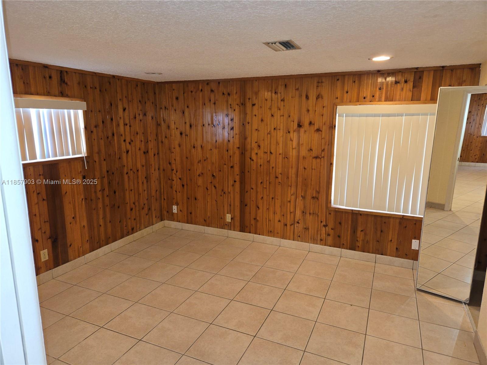 BUBB H PROPERTIES - Residential Lease