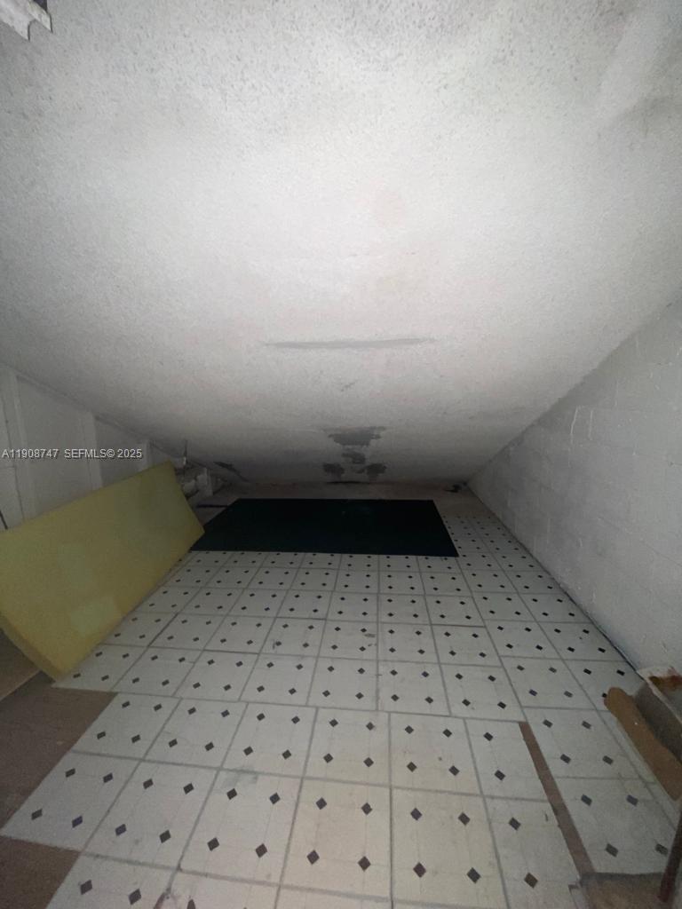 LAUDERDALE NORTH PARK SEC - Residential Lease