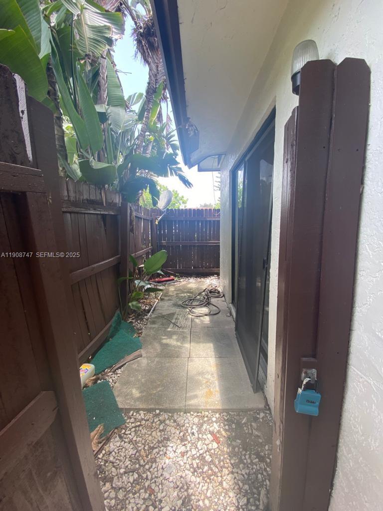 LAUDERDALE NORTH PARK SEC - Residential Lease