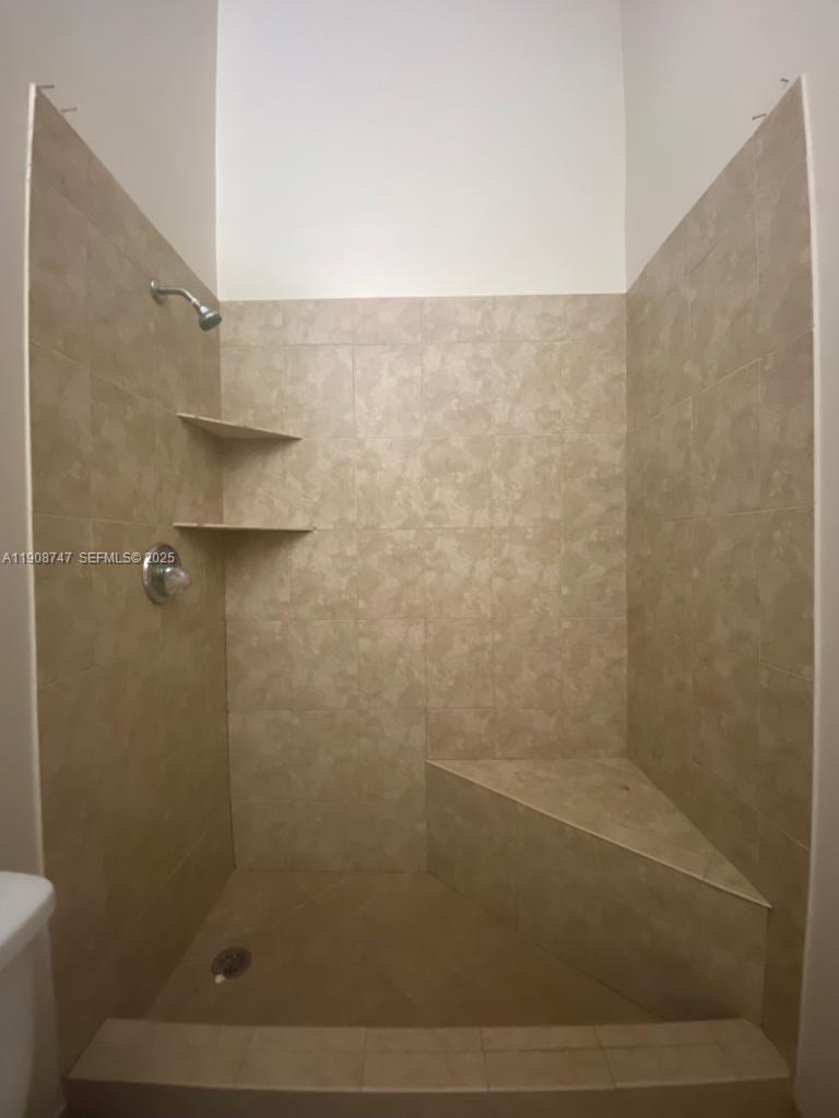 LAUDERDALE NORTH PARK SEC - Residential Lease