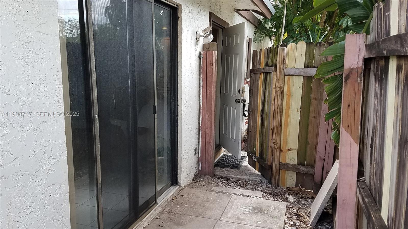 LAUDERDALE NORTH PARK SEC - Residential Lease