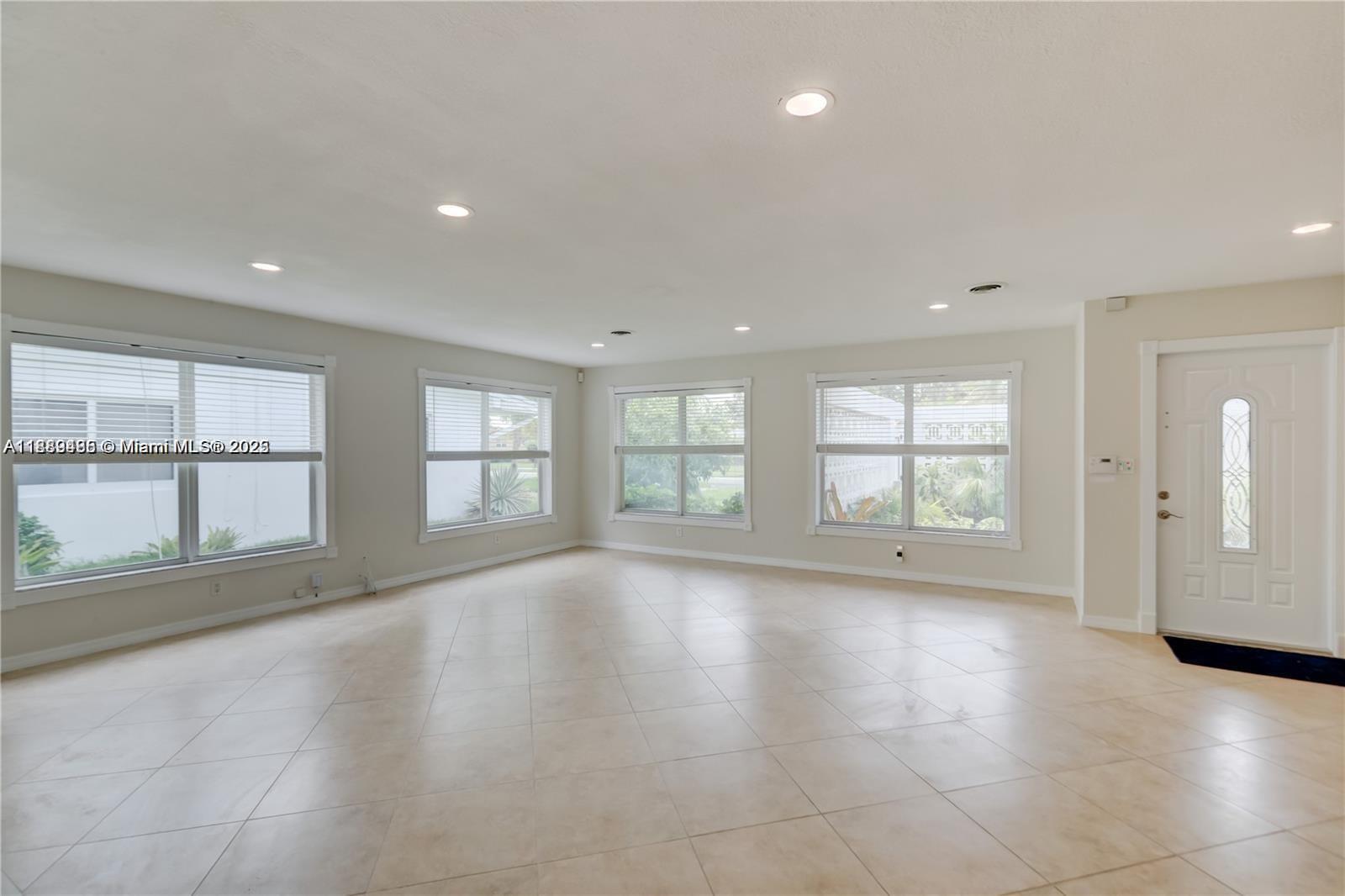 HOLLYWOOD HILLS - Residential Lease