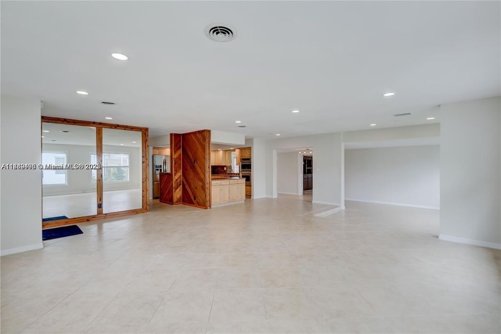 Photo of Hollywood, FL 33021 (MLS # A11889485)