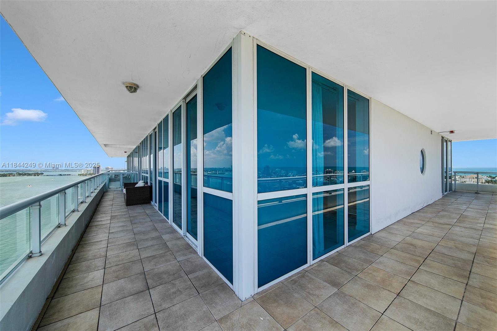 THE BENTLEY BAY CONDO - Residential Lease