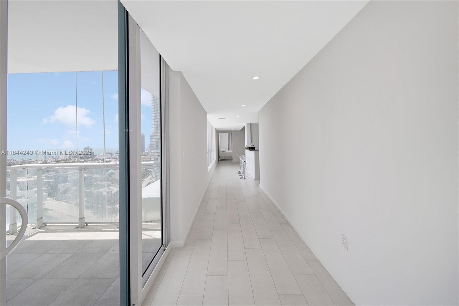 THE BENTLEY BAY CONDO - Residential Lease