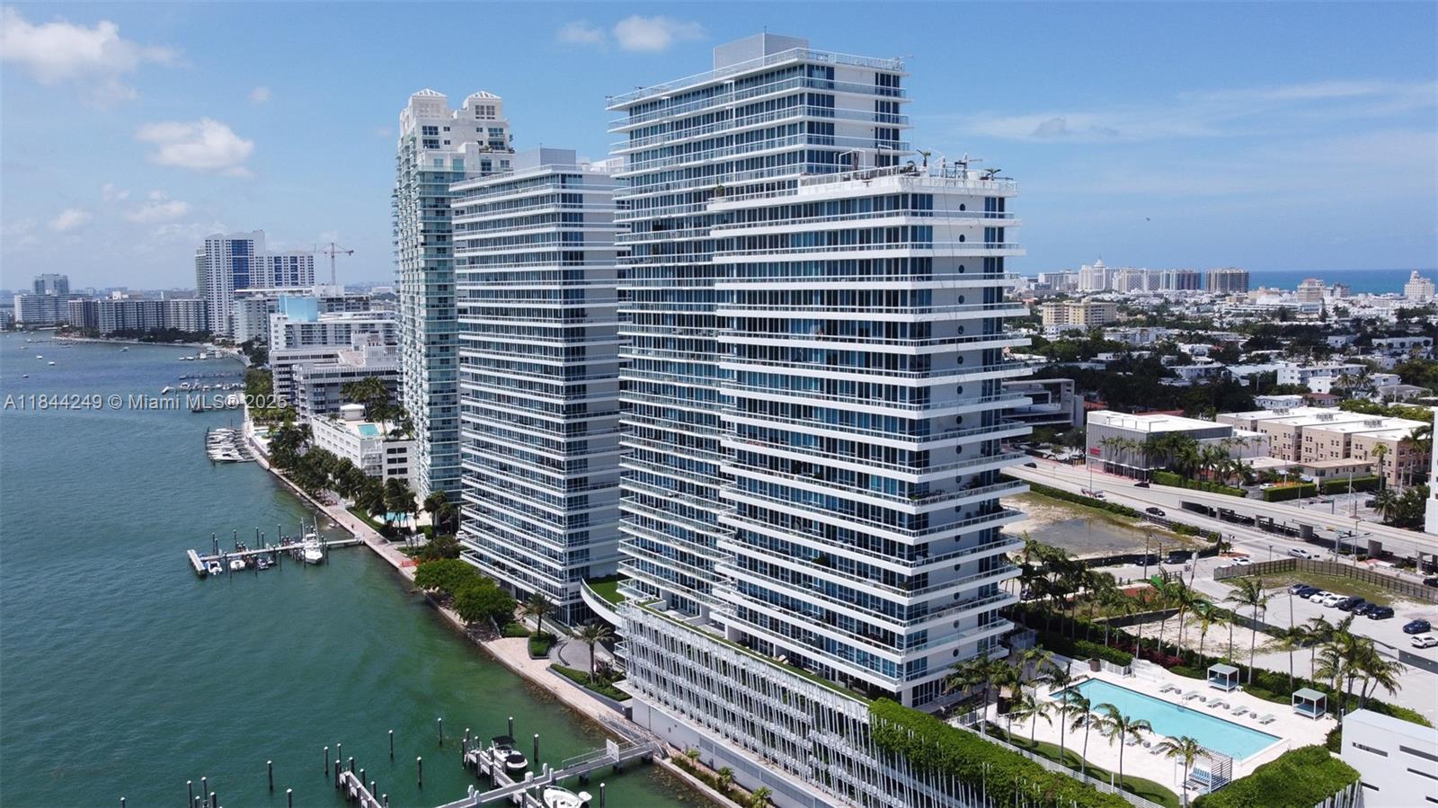 520 West Ave 2001