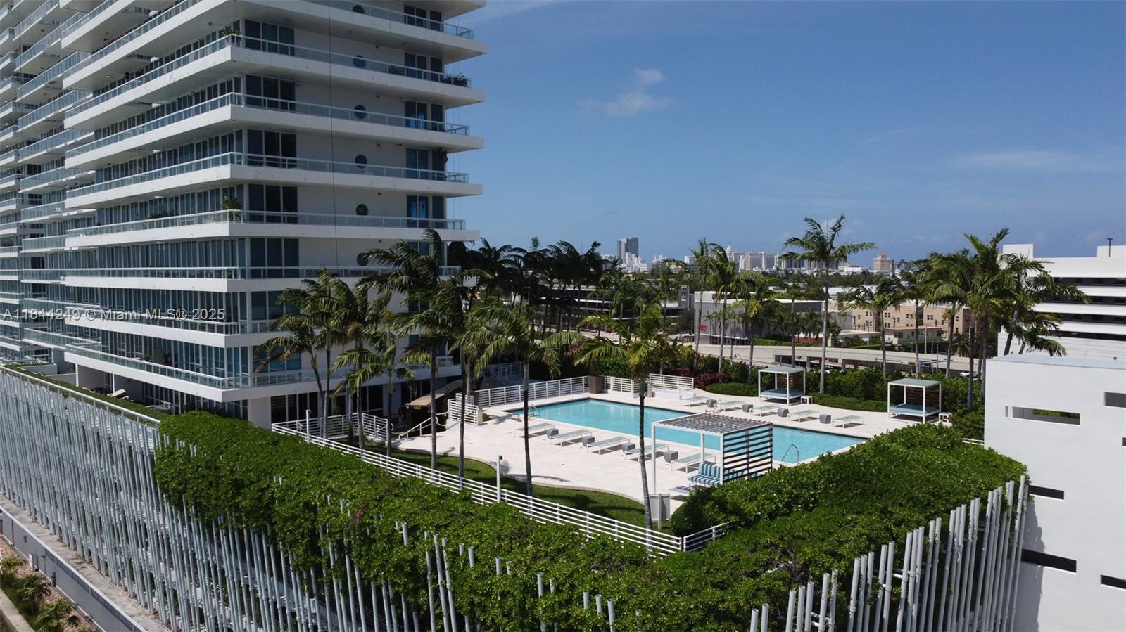 THE BENTLEY BAY CONDO - Residential Lease